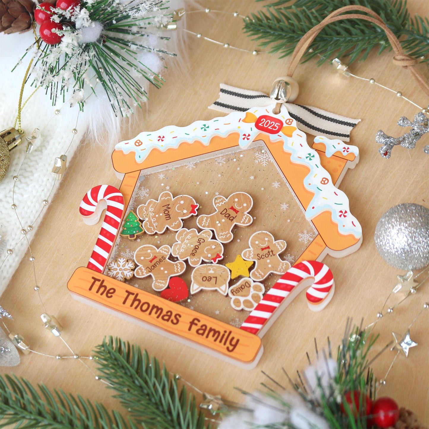 Personalized Gingerbread House Family Ornament With Pets, Gingerbread Christmas Ornament 2025, Custom Christmas Gift, 4D Shaker Ornament