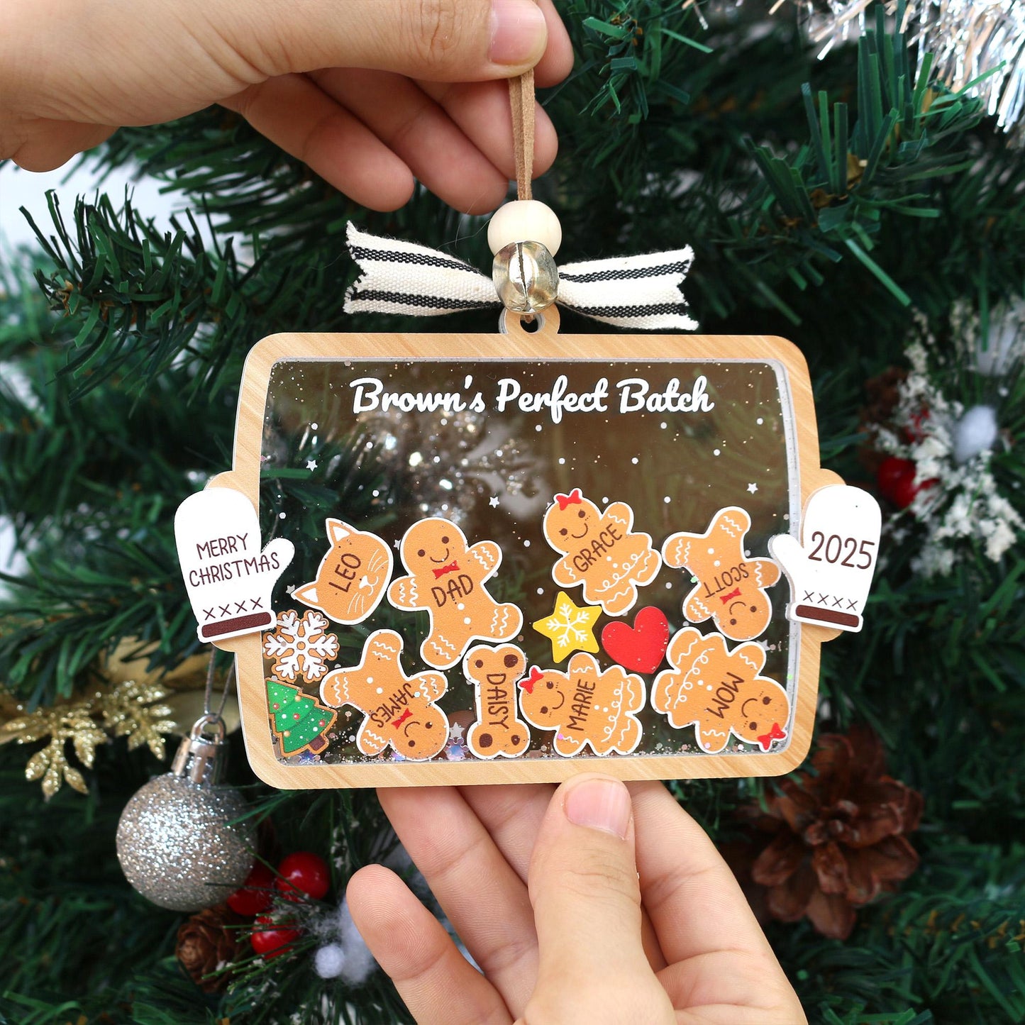 Custom Family Member Shaker Ornament 2025, Gingerbread Family Ornament, 4D Shake Family Ornament, Family Christmas Gifts, Family Keepsake