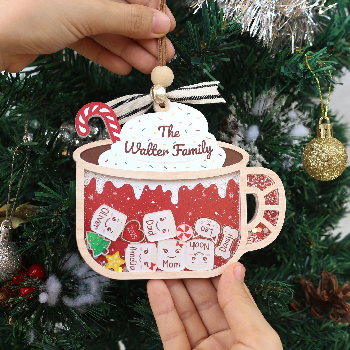 Personalized Marshmallows Family Ornament 2025, 4D Shaker Family Ornament With Pets, Family Christmas Gifts, Family Keepsake